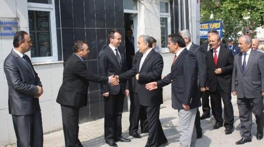 Vali B&uuml;y&uuml;k, Arifiye'de İncelemelerde Bulundu