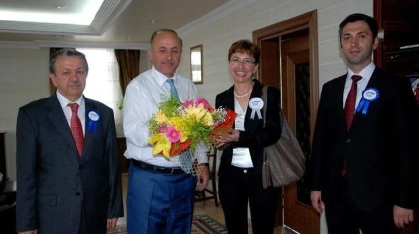 Sgk Personelinden Vali Azizoğlu'na Ziyaret