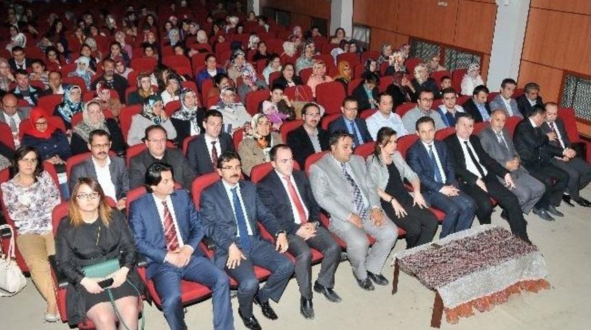 G&uuml;m&uuml;şhane'de Ebeler Ve Hemşireler Haftası Kapanış Programı Ger&ccedil;ekleştirildi