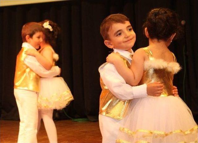 Anaokulu &Ccedil;ocukları H&uuml;nerlerini Sergiledi 1