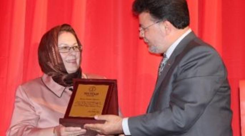 M&uuml;siad Yılın Annesini Se&ccedil;ti