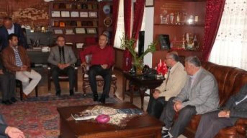 Muhtarlar Derneği Y&ouml;neticilerinden &Uuml;nver&rsquo;e Hayırlı Olsun Ziyareti