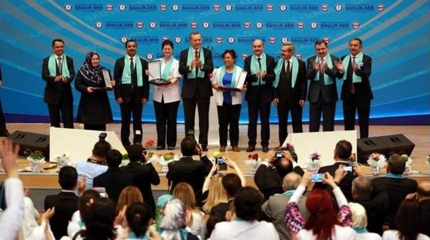 Başbakan Erdoğan&rsquo;ın Verdiği 3 M&uuml;jde Sağlık &Ccedil;alışanlarını Mutlu Etti