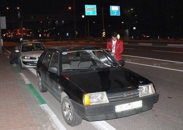 Üst Geçidi Kullanmayan Yaya Otomobilin Altında Kaldı