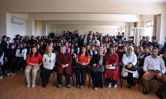 Başkan Tütüncü Öğrencilerle Bir Araya Geldi