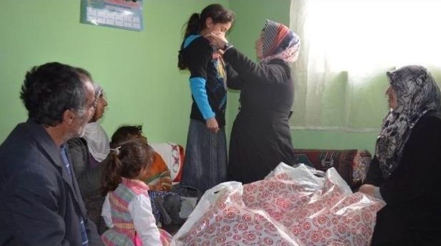 &Ouml;zalp Sydv&rsquo;den Yardıma Muhta&ccedil; Ailelere Yardım