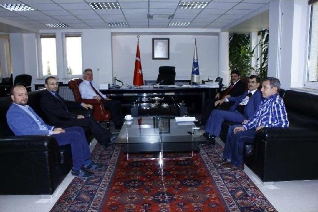 Toplumu Konuşma G&uuml;nleri'nin Onur Konuğu Yasın Aktay Oldu