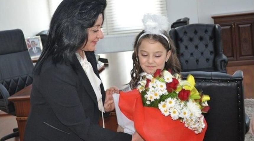 Miniklerden Valiye &Ouml;zel Şiir