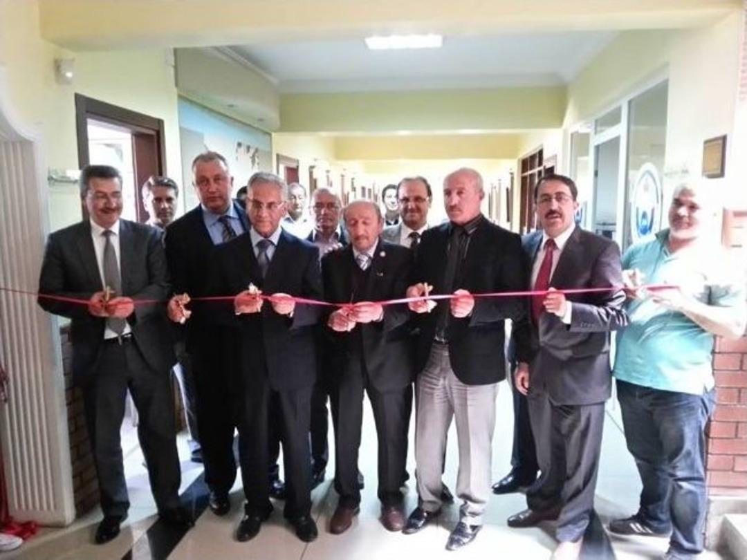 M&uuml;h&uuml;rlenmiş Zaman Konulu Vitray Sergisi G&ouml;r&uuml;c&uuml;ye &Ccedil;ıktı