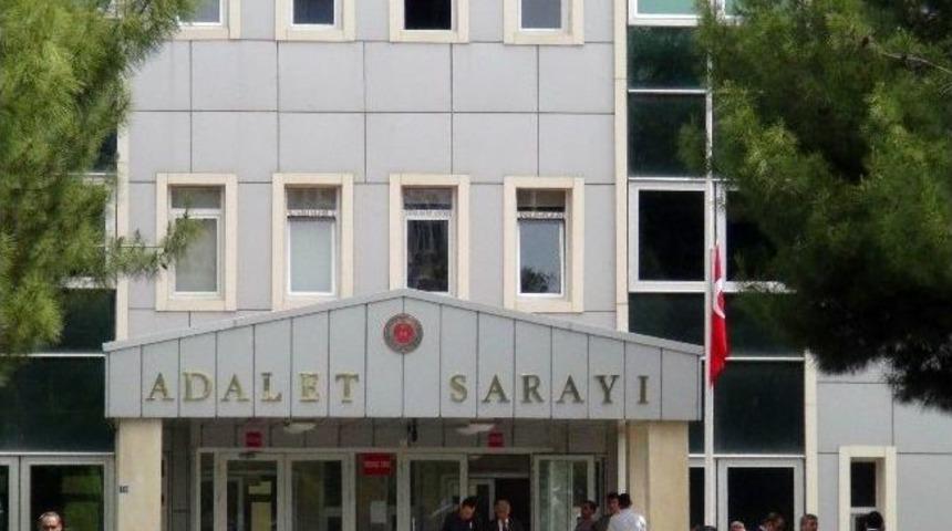 Diyarbakır&rsquo;da Bayraklar Yarıya İndi