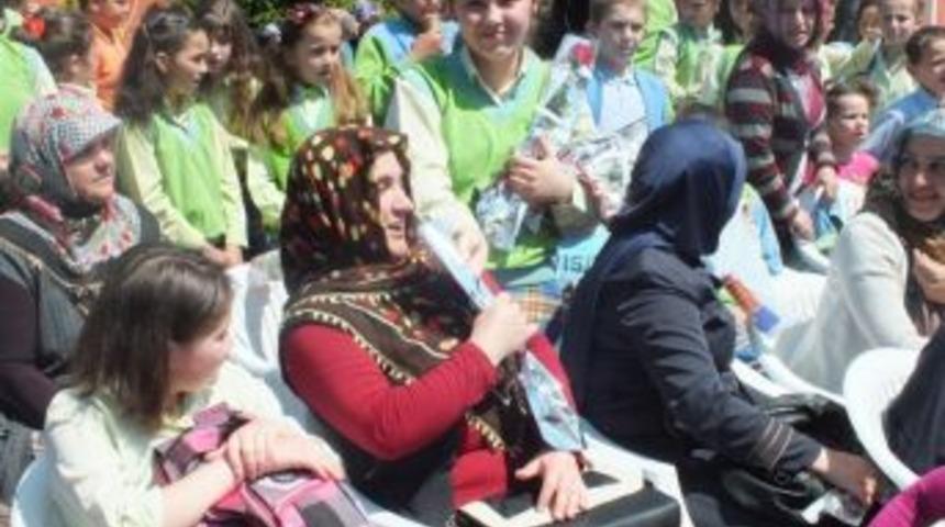 Kasımlı Okulunda anneler g&uuml;n&uuml; kutlaması