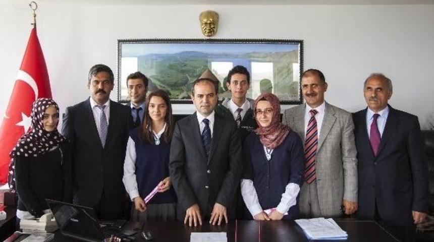 Ahlatlı &Ouml;ğrenciler T&uuml;rkiye &Uuml;&ccedil;&uuml;nc&uuml;s&uuml; Oldu