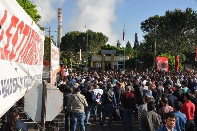 Muğla'daki Maden İşçileri Saygı Duruşuyla İşbaşı Yaptı