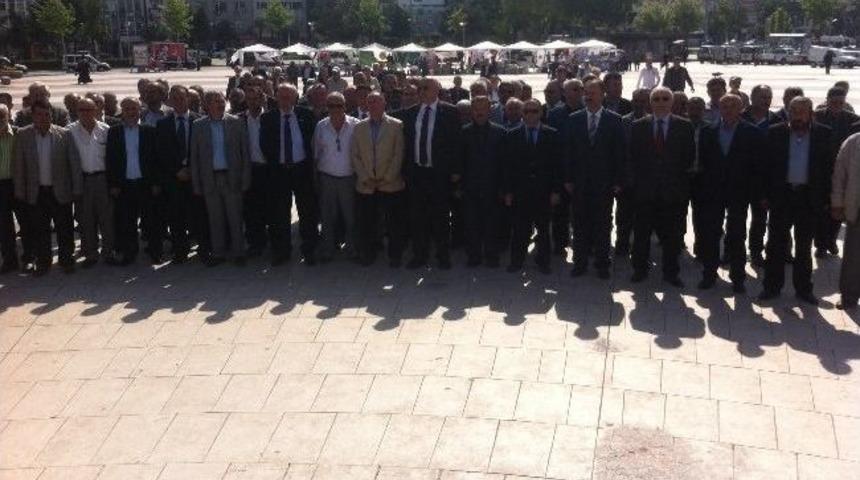 &Ccedil;ift&ccedil;iler G&uuml;n&uuml; Vesilesiyle Atat&uuml;rk Anıtına &Ccedil;elenk Bırakıldı