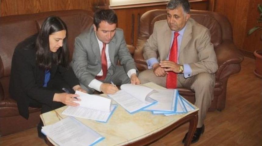 Hakkari Belediyesi&rsquo;nde Toplu S&ouml;zleşme