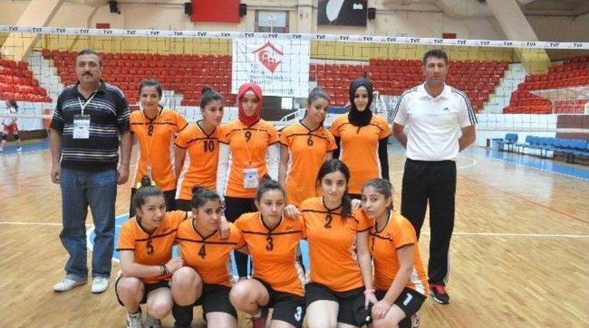 &Ccedil;hgm T&uuml;rkiye Voleybol Şampiyonası Yarı Final Birinciliği