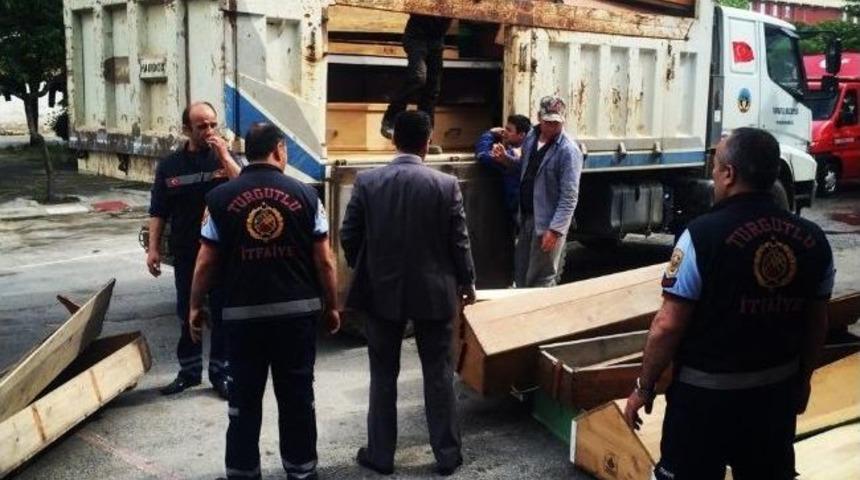 Turgutlu'dan Soma'ya 45 Tabut G&ouml;nderildi