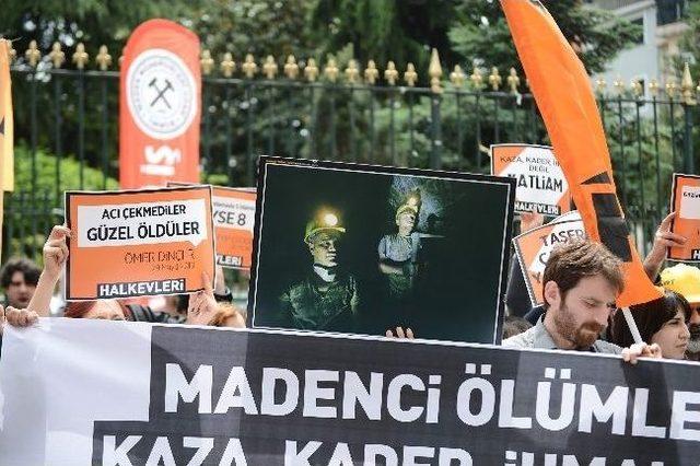 Galatasaray’da Baretli "soma" Eylemi 1