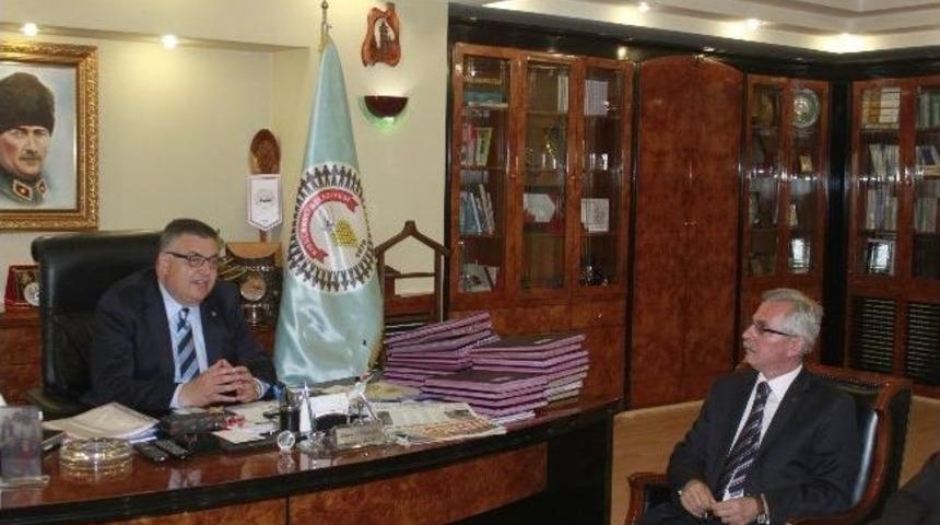 Kırklareli İl Genel Meclisi &Uuml;yeleri Başkan Kesimoğlu'yu Ziyaret Etti
