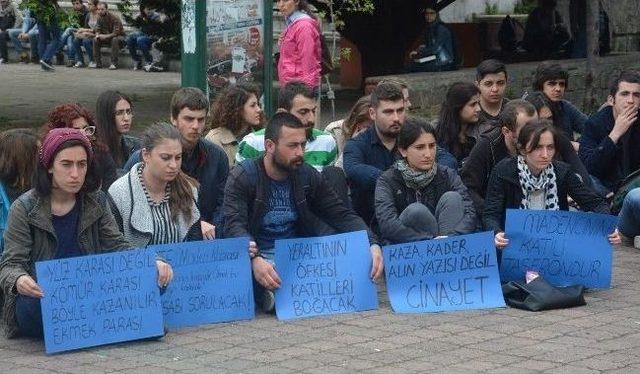 Ktü’de Öğrencilerin Soma’da Ölen İşçiler İçin Oturma Eylemi