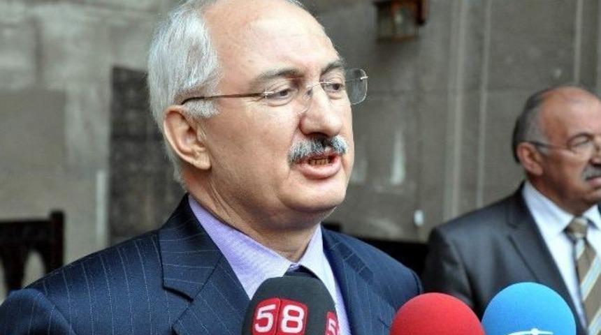 Sivas&rsquo;ta Bayraklar Yarıya İndirildi