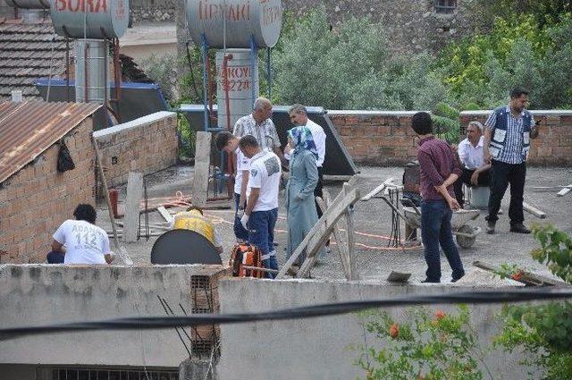 İnşaat İş&ccedil;isi &Ccedil;alıştığı Evin &Ccedil;atı Katında &Ouml;l&uuml; Bulundu 1