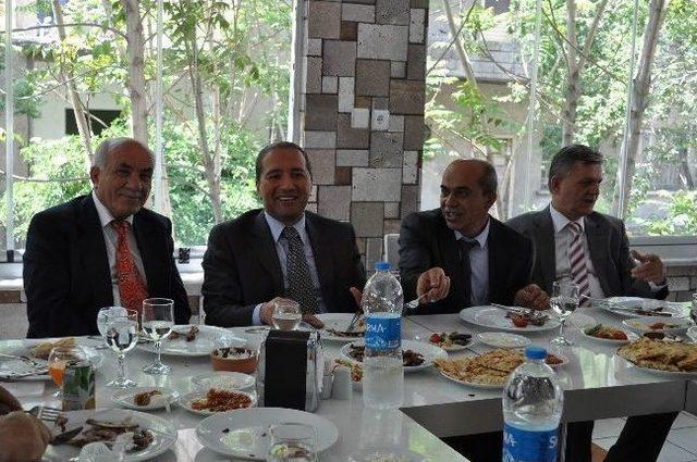 Kocasinan Kaymakamı, Engelliler İle Yemekte Buluştu 1
