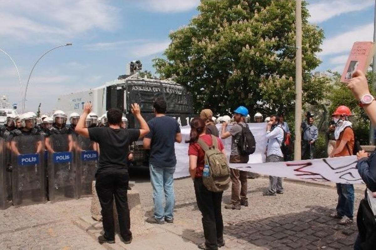 Odt&uuml;'de Maden Protestosu İ&ccedil;in Toplanan Grup Polisle &Ccedil;atıştı