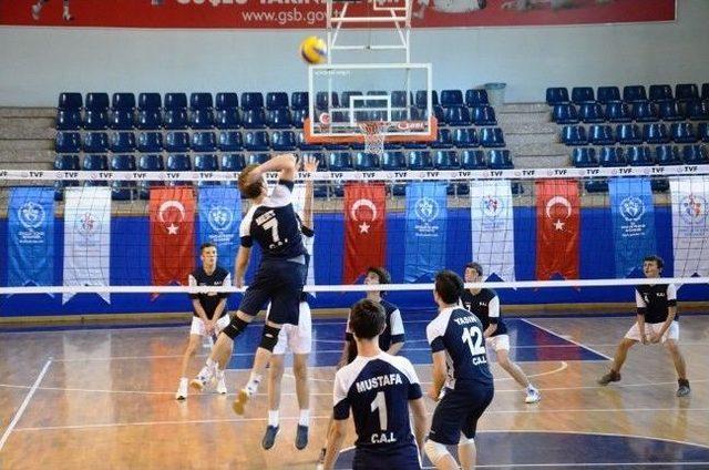 Düzce’de 19 Mayıs Voleybol Turvası Başladı