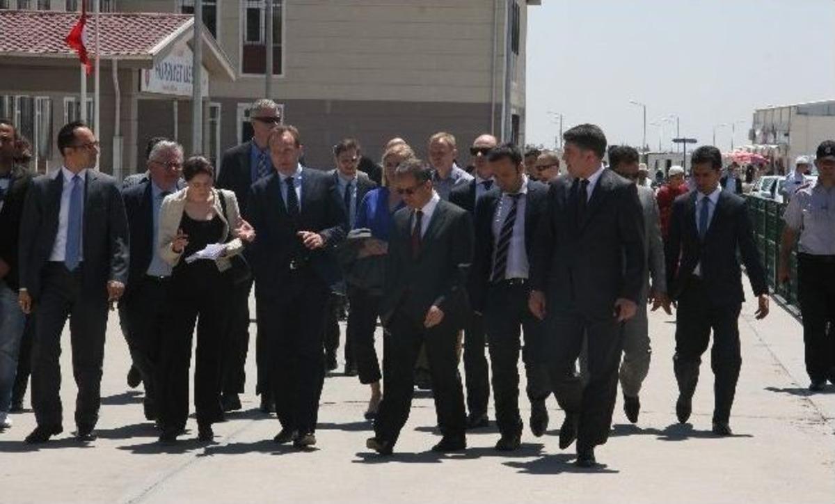 Danimarka Dışişleri Bakanı Lidegaard, Suriyeli M&uuml;ltecileri Ziyaret Etti