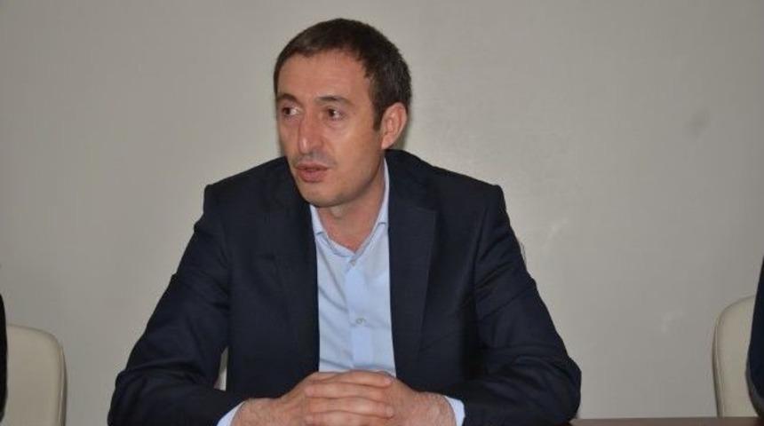 Bdp&rsquo;li Belediye Soma&rsquo;da &Ouml;lenler İ&ccedil;in Silah Pankart Astı