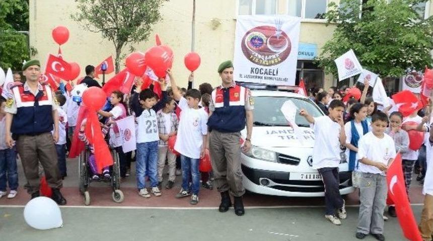 Jandarmadan &Ouml;ğrencilere Trafik Dersi
