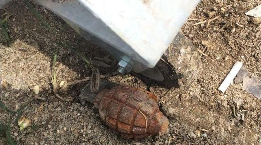 &Ccedil;&ouml;p Konteynerinin Altında El Bombası Bulundu