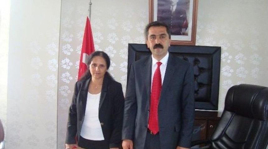 Kulp Belediyesi'nde T&uuml;rk Bayrakları Yarıya İndirildi