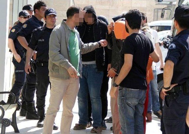 Samsun da Uyuşturucudan Gözaltına Alınan 23 Kişi Adliyeye Sevk Edildi 1