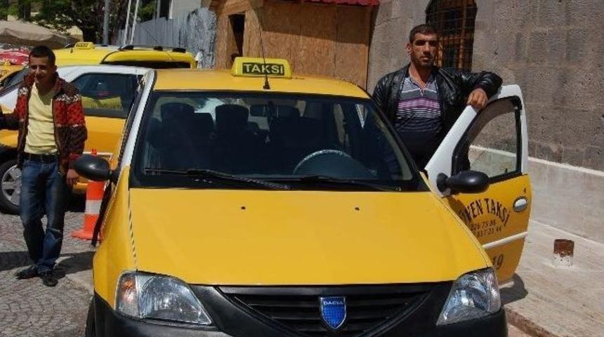 Bitlisli Taksicilerden Soma İ&ccedil;in Yas