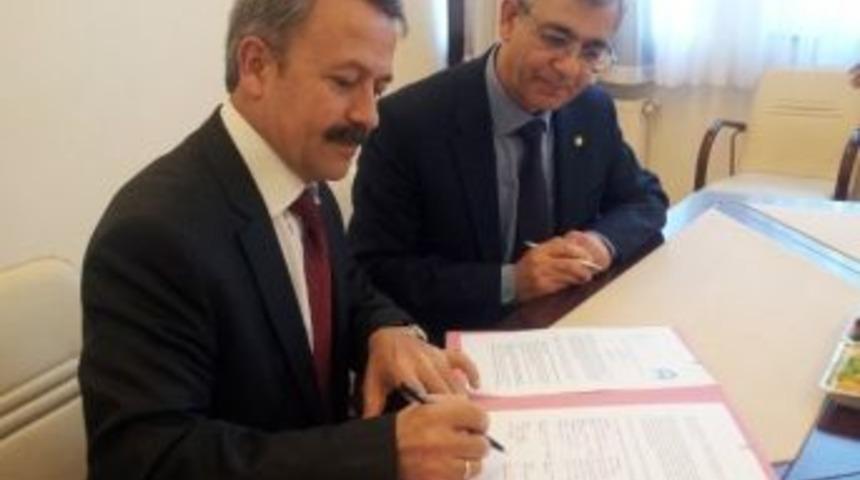 As&uuml;, Azerbaycan&rsquo;da İki &Uuml;niversite İle Anlaşma İmzaladı
