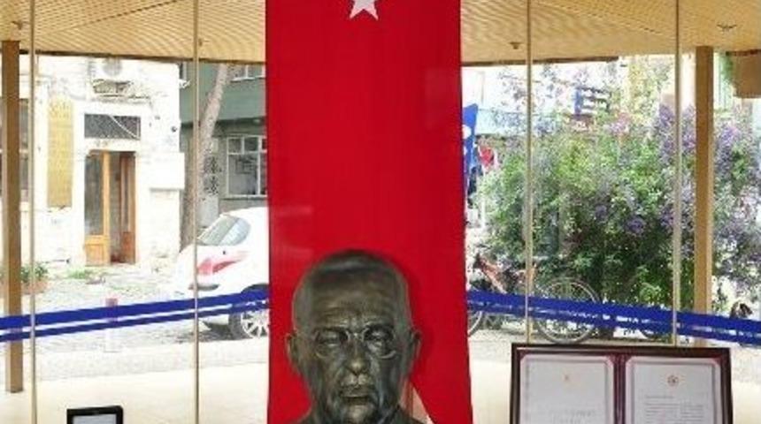 Reha Midilli, Fo&ccedil;a&rsquo;da Anıldı