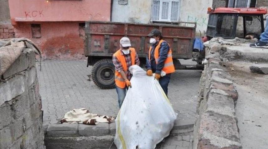 Diyarbakır&rsquo;da &Ccedil;&ouml;p Ev Temizlendi