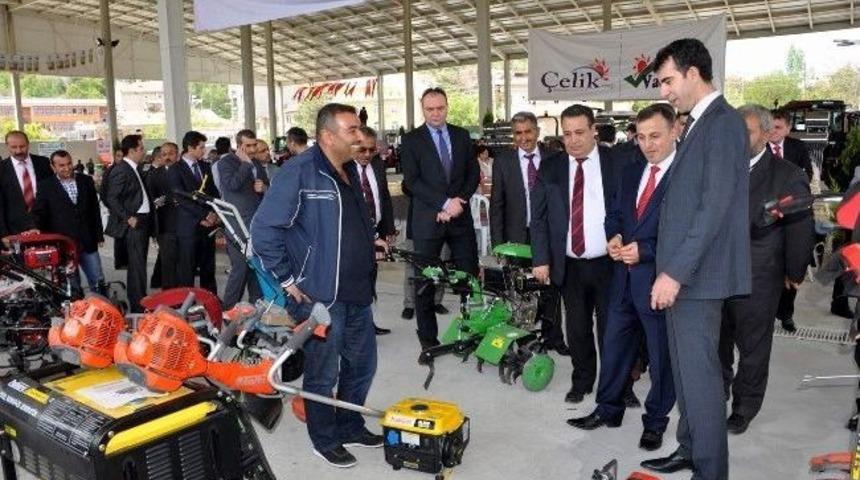 Suşehri&rsquo;nde &Ccedil;ift&ccedil;iler G&uuml;n&uuml; Kutlandı