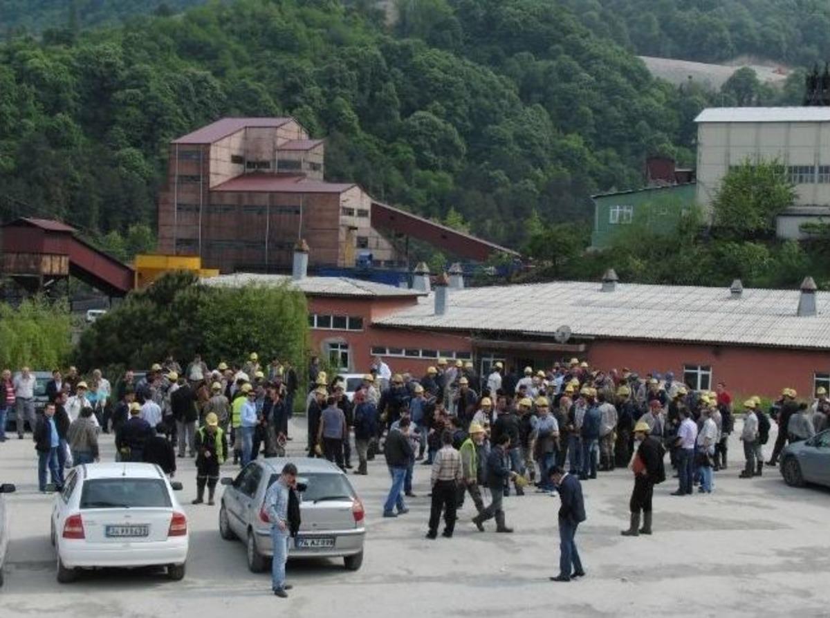Amasra'da Madenciler Soma İ&ccedil;in Y&uuml;r&uuml;d&uuml;