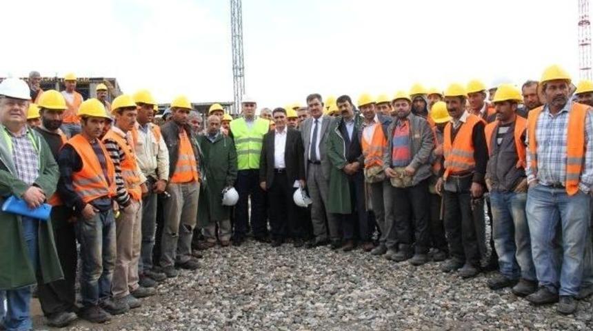 Ak Partili &Ccedil;elebi, Hastane İnşaatında İncelemede Bulundu