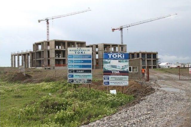 Ak Partili Çelebi, Hastane İnşaatında İncelemede Bulundu 1