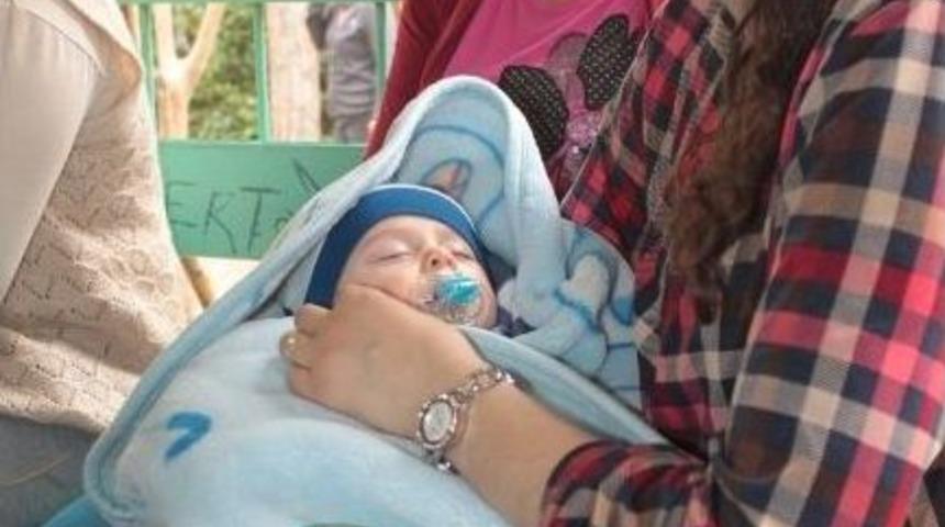 Soma&rsquo;da İş&ccedil;i Yakınları Umutla Hastane Bah&ccedil;esinde Bekliyor