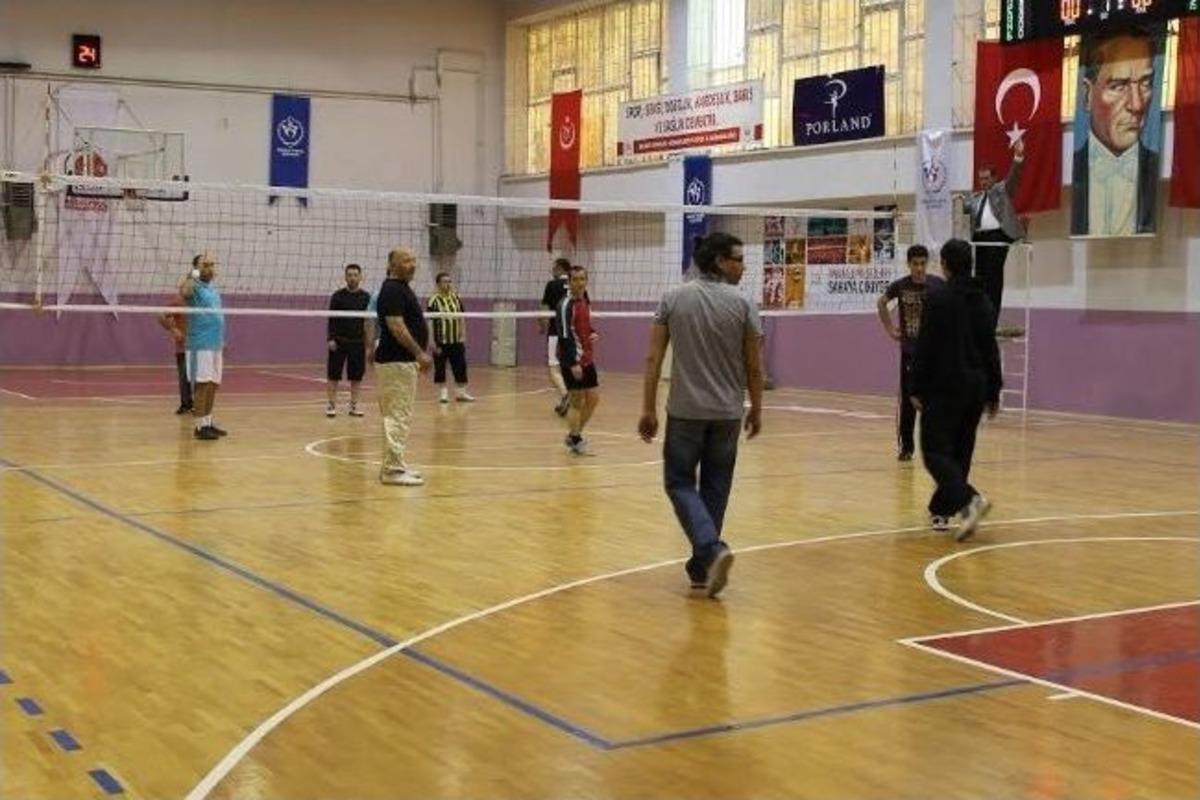 'hemşireler Ve Ebeler Haftası'nda Voleybol Turnuvası Yapıldı