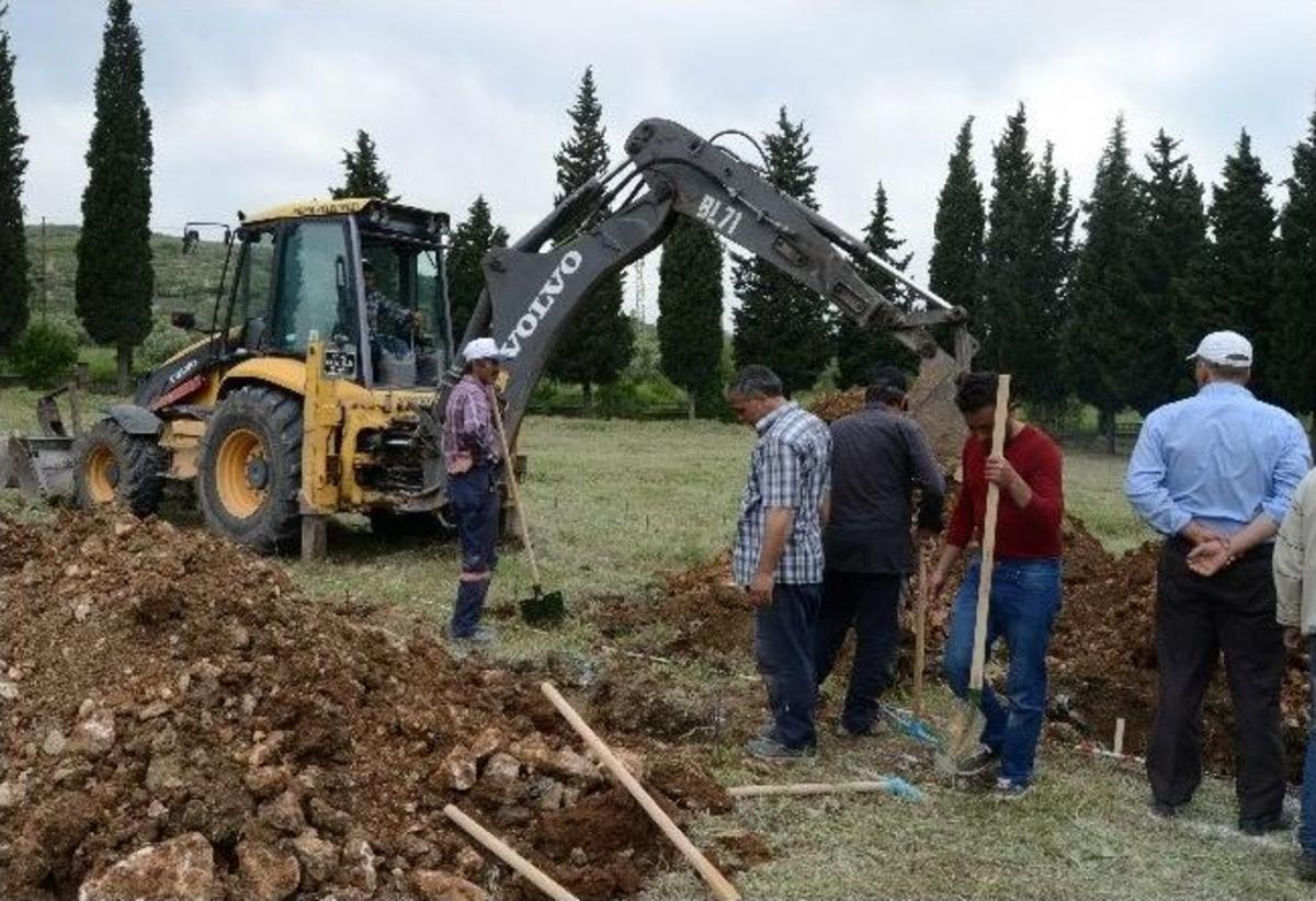 Şehit Maden İş&ccedil;ileri Defnedilmeye Başlandı