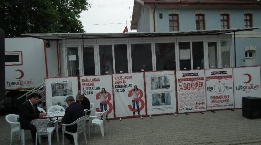 T&uuml;rk Kızılayı Muratlı&rsquo;da 71 &Uuml;nite Kan Topladı