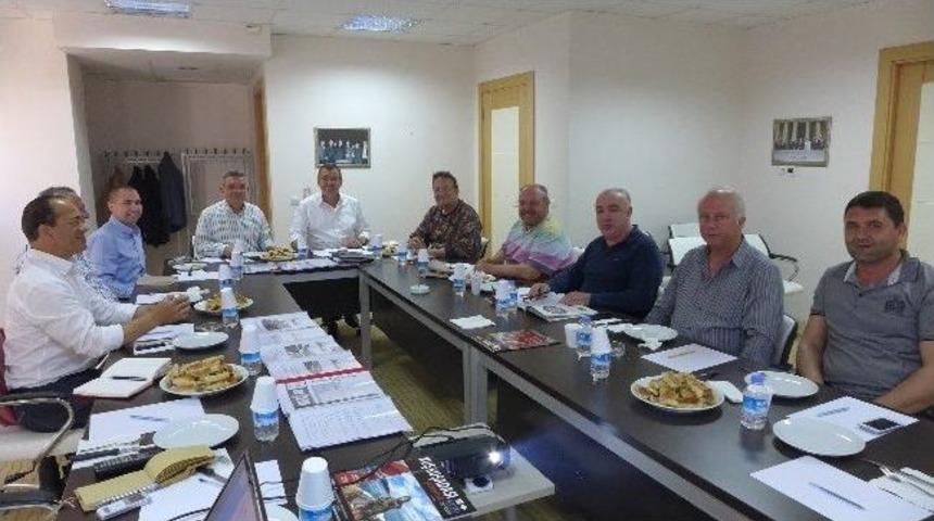 &Ouml;zer Kayalı, Ticaret Odası Y&ouml;netim Kurulu Toplantısına Katıldı