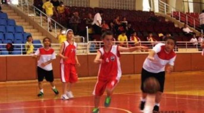 İşitme Engelliler T&uuml;rkiye Şampiyonası&rsquo;nda İkinci G&uuml;n Sonu&ccedil;landı