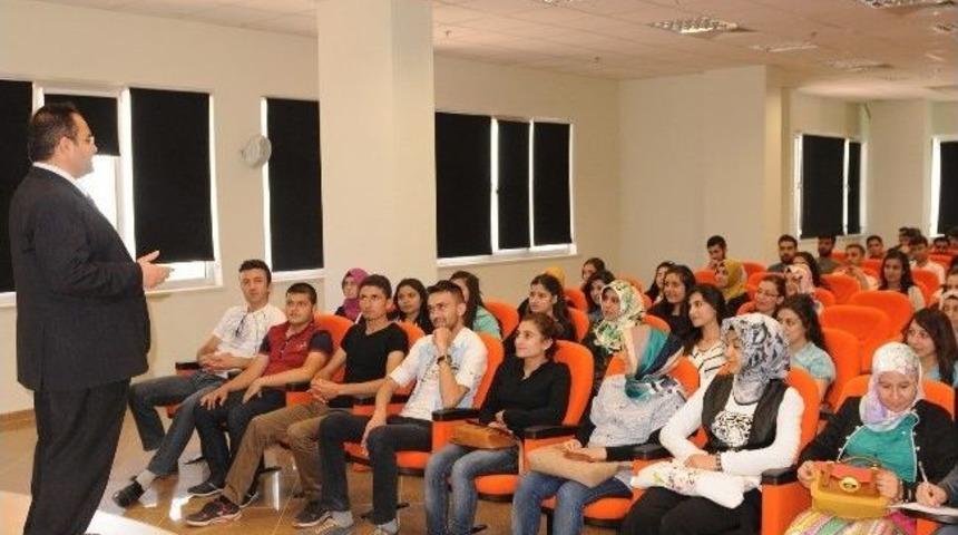 &Uuml;niversitede Diksiyon Eğitimi Ve Etkili İletişim Becerileri